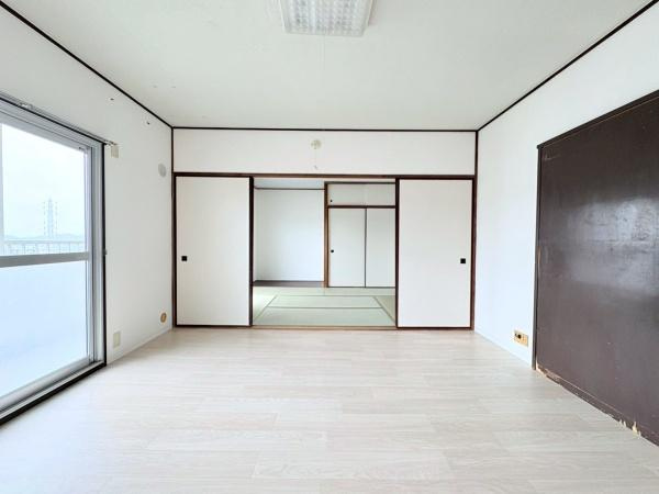 三ツ池ハイツC棟の居間・リビング
