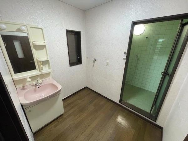 【独立洗面台】 | （AIによる家具等消去加工済み）