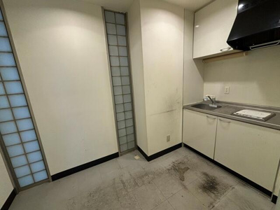 【バルコニー】 | ＡＸＩＳ桜木町ビル | 原状回復前