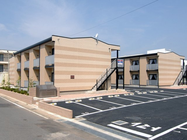 レオパレス成田の外観