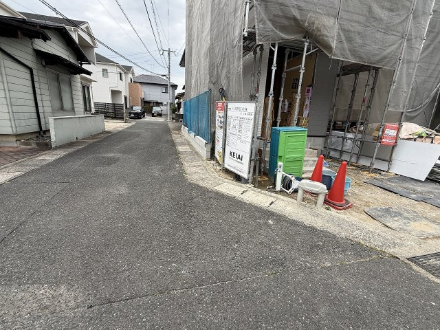 神在東１丁目　新築戸建の前面道路含む現地写真