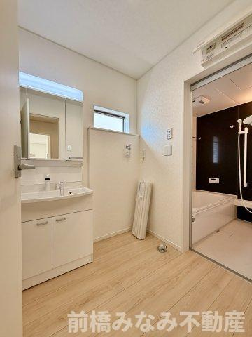 【新築】高崎市吉井町吉井川第3　４号棟(全５棟)　クレイドルガーデン　新築建売分譲の独立洗面台|独立洗面化粧台が付いています