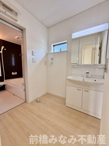 【新築】高崎市吉井町吉井川第3　２号棟(全５棟)　クレイドルガーデン　新築建売分譲の独立洗面台|独立洗面化粧台が付いています