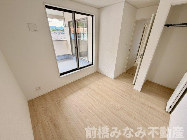 【新築】高崎市吉井町吉井川第3　２号棟(全５棟)　クレイドルガーデン　新築建売分譲の洋室|ゆったりした洋室です