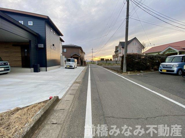 【土地】前橋市荒子町　約117坪と広々！荒子小学校まで約350ｍの前面道路含む現地写真