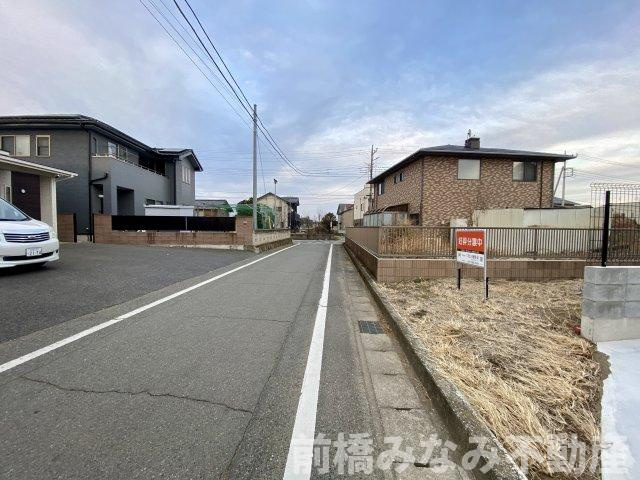 【土地】前橋市荒子町　約117坪と広々！荒子小学校まで約350ｍの前面道路含む現地写真