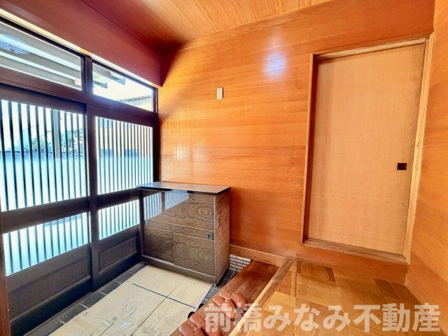【中古】前橋市下細井町　５DKの玄関|ゆったりとした玄関です
