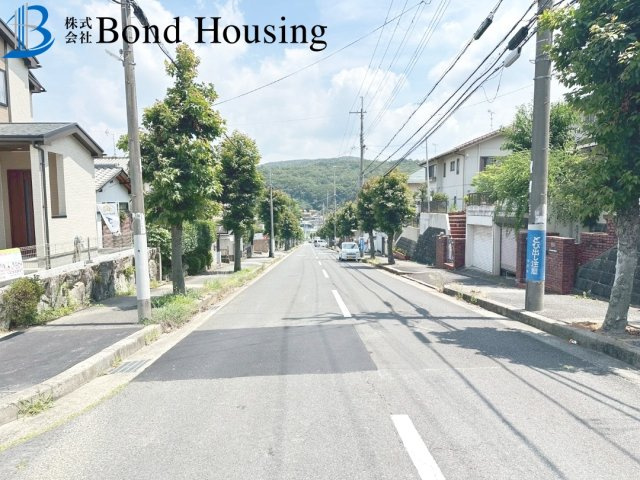 駐車並列3台　全居室南向き　西区秋葉台2丁目　新築戸建の周辺