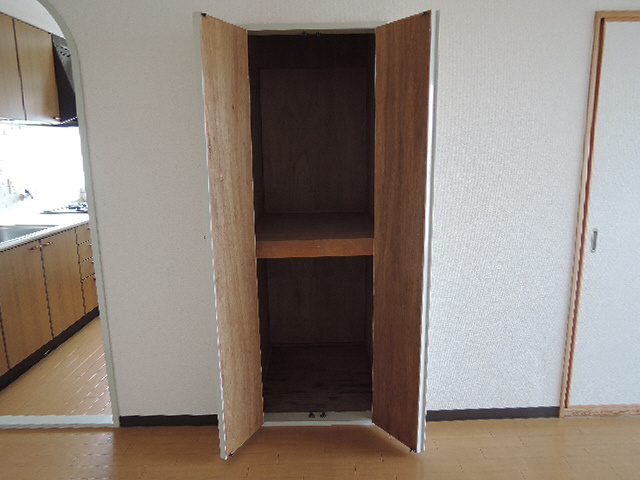 姫路市北条梅原町の賃貸マンションの収納