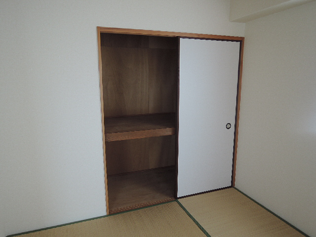 姫路市北条梅原町の賃貸マンションの収納