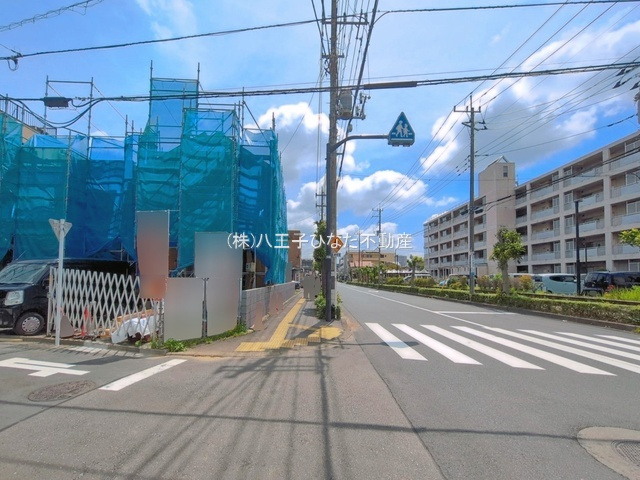 『八王子市新築戸建て』八王子市元本郷町2-15-5【仲介手数料無料】　１１期の前面道路含む現地写真|～仲介手数料無料☆八王子ひなた不動産～八王子市元本郷町　新築戸建て