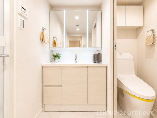 【独立洗面台】 | 鷺沼ハイライズ | 独立洗面台あり、毎朝おしゃれに忙しい女性の方におすすめです