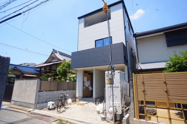 【外観】 | 八尾市東本町2丁目 | 【間もなく完成！現地2026年6月12日現在☆】敷地間口ゆったり整形地☆