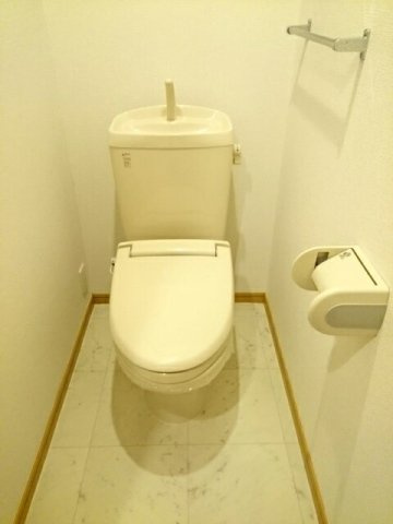 サンライズ芳川Ⅱのトイレ
