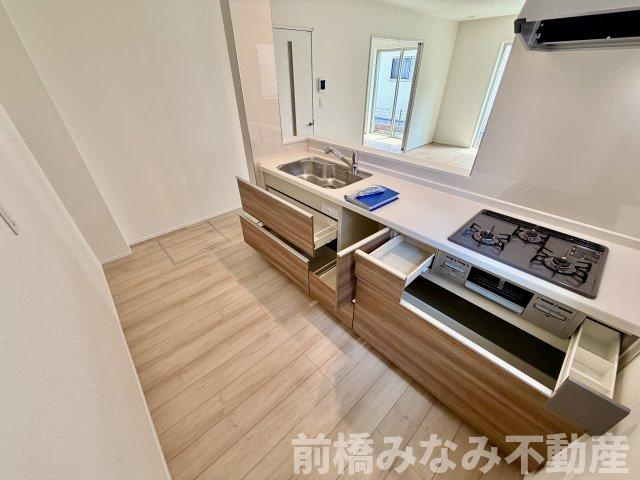 【新築】前橋市青柳町　限定１棟　ハートフルタウン　新築建売のキッチン|お料理しやすいキッチンです