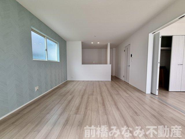 【新築】前橋市青柳町　限定１棟　ハートフルタウン　新築建売の居間・リビング|こちらのリビングで趣味の時間をお楽しみください