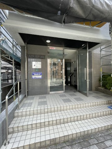 アルファウイング高宮東のエントランス