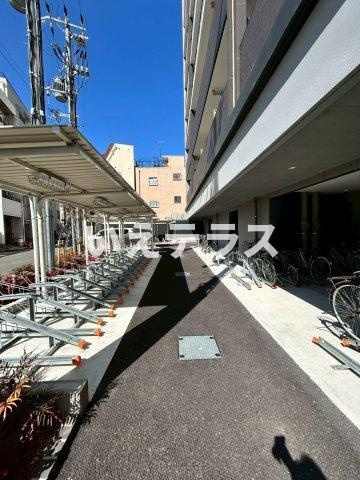 プレサンス神戸セレスティアの駐車場