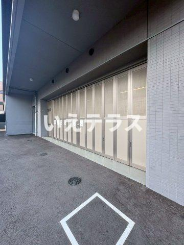 プレサンス神戸セレスティアの駐車場