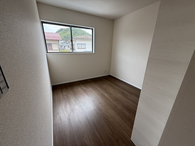横浜2丁目　新築戸建の洋室|洋室5.2帖