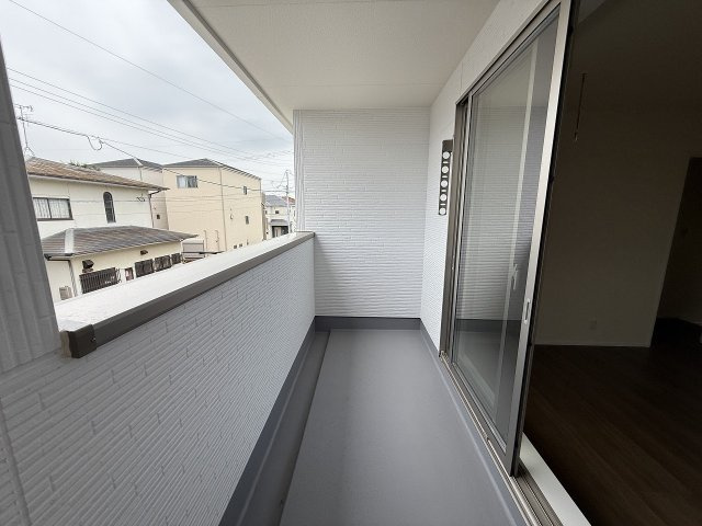 横浜2丁目　新築戸建のバルコニー|洋室７帖に面したバルコニー