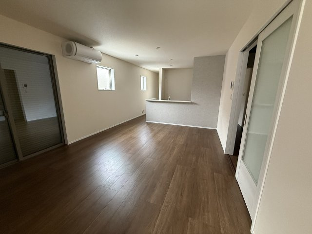 横浜2丁目　新築戸建の居間・リビング
