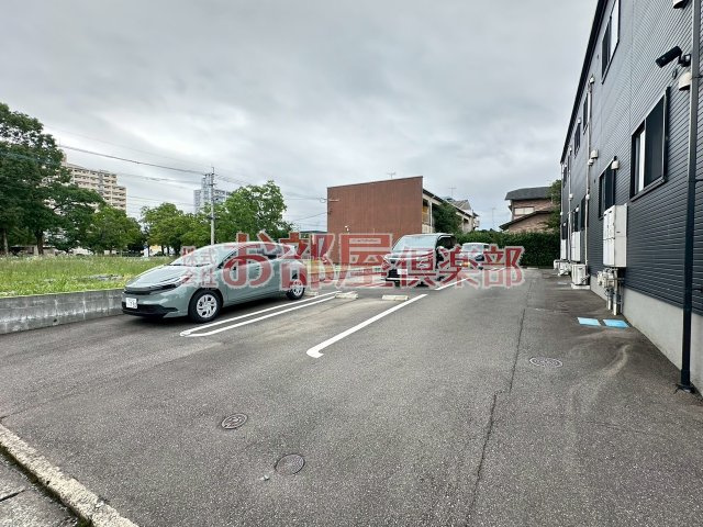 IRIE SUN NAGATOISHIの駐車場|駐車場があるので、車を買う予定の方も安心です