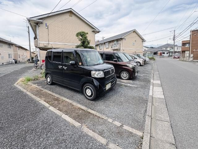メンバーズタウンかすみの駐車場