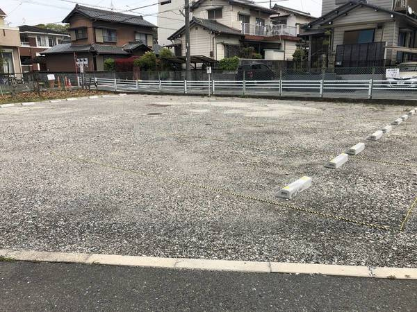 ビレッジハウス富木島5号棟の駐車場|駐車場完備です