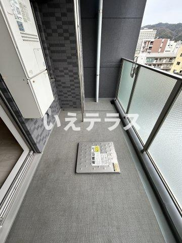 プレサンスＫＯＢＥアモーレのバルコニー