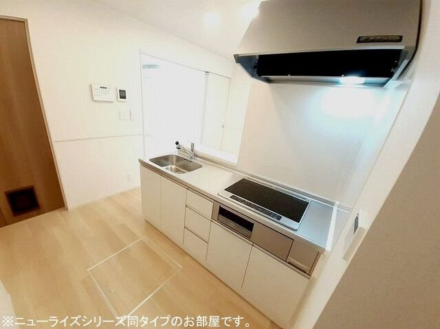【キッチン】 | ソレイユ元町Ⅳ | コンパクトなキッチンで掃除もラクラク