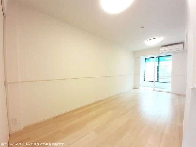 【居間・リビング】 | ソレイユ元町Ⅳ | 使いやすい居間です