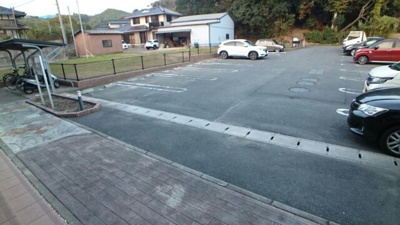 【駐車場】 | レイクサイド遠賀 | 車をお持ちの方に嬉しい駐車場付きの物件です