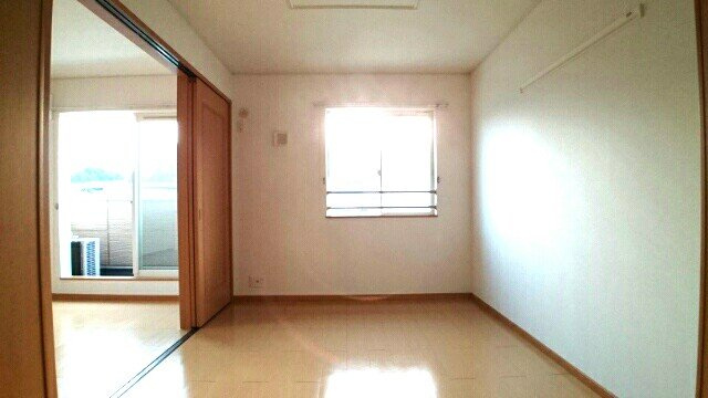 【内装】 | レイクサイド遠賀 | 明るい色調の室内です