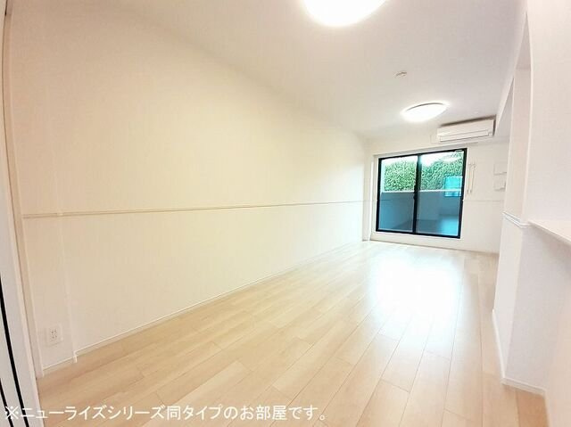 【居間・リビング】 | ソレイユ元町Ⅳ | 居間です