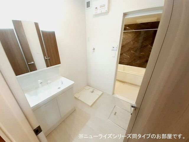 【洗面所】 | ソレイユ元町Ⅳ | スペースが確保できる洗面所です