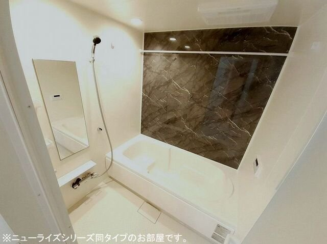 【浴室】 | フィールズイーストＢ | コンパクトで使いやすいお風呂です