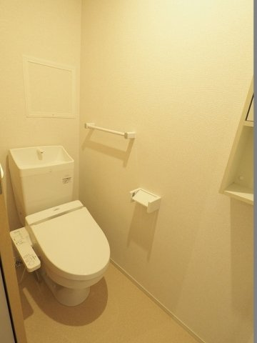 【トイレ】 | Ｊ・サクレ葛原Ⅰ | シンプルで使いやすいトイレです