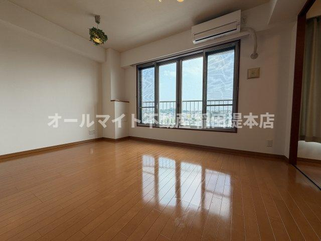 川崎市麻生区高石１丁目の賃貸マンションの居間・リビング