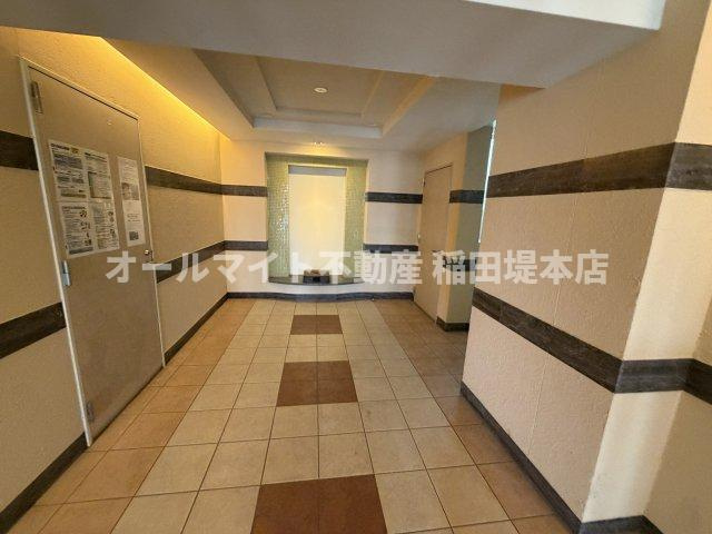 川崎市麻生区高石１丁目の賃貸マンションのロビー