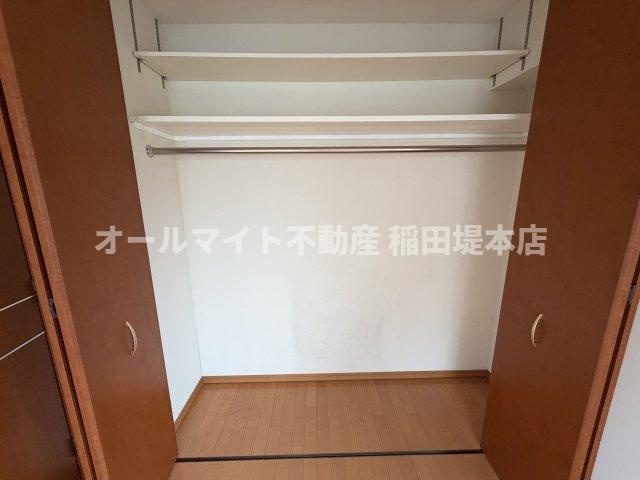 川崎市麻生区高石１丁目の賃貸マンションの収納