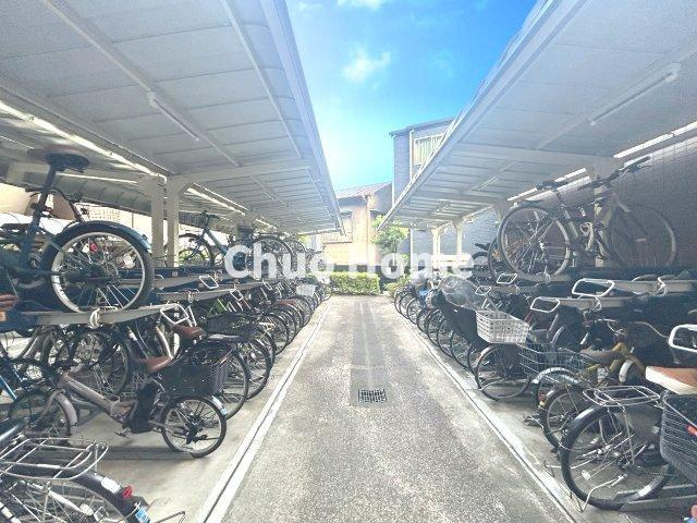 コスモ平井南リバータウンの駐輪場|【自転車置き場】最新の空き状況や費用などの詳細は担当スタッフまでお問い合わせください。