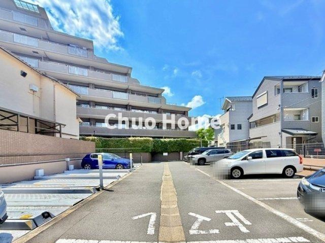 コスモ平井南リバータウンの駐車場|【敷地内駐車場】最新の空き状況や費用などの詳細は担当スタッフまでお問い合わせください。