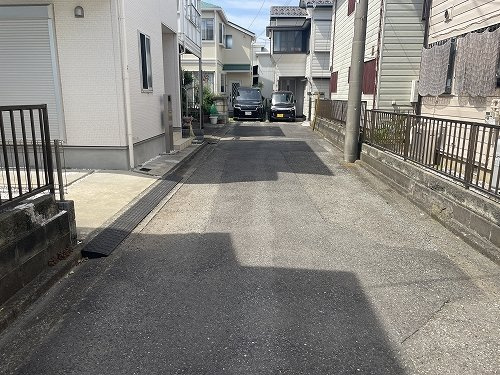【前面道路含む現地写真】 | 【仲介手数料０円】海老名市門沢橋3丁目　中古一戸建て | 海老名市門沢橋3丁目　中古一戸建て