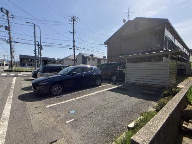 セジュール城東105の駐車場