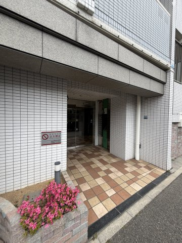ワコーレベルセゾン須磨海岸のエントランス