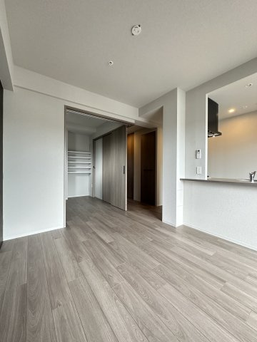 ファーストフィオーレ新町ファジスタの居間・リビング
