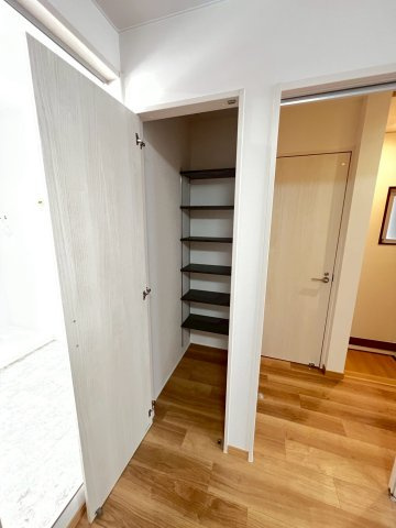 分銅町貸家の収納