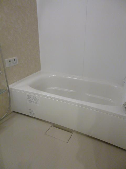 ラシーネ上用賀の浴室