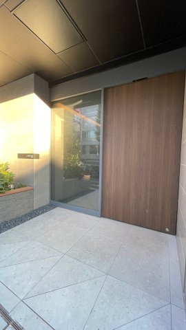 プリマリード南青山のエントランス